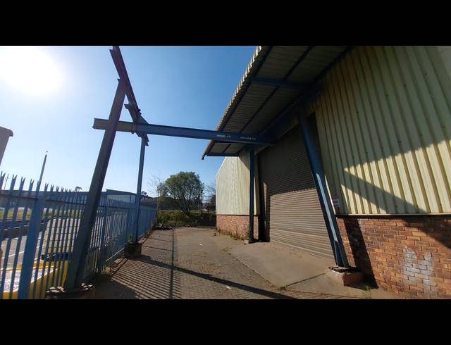 4,616M² WAREHOUSE TO LET IN CLAYVILLE